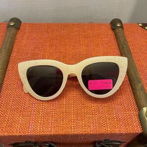 NWT Betsey Johnson White Jeweled w/‎ Pink & Purple Sides Cat eye Sunglasses Gift